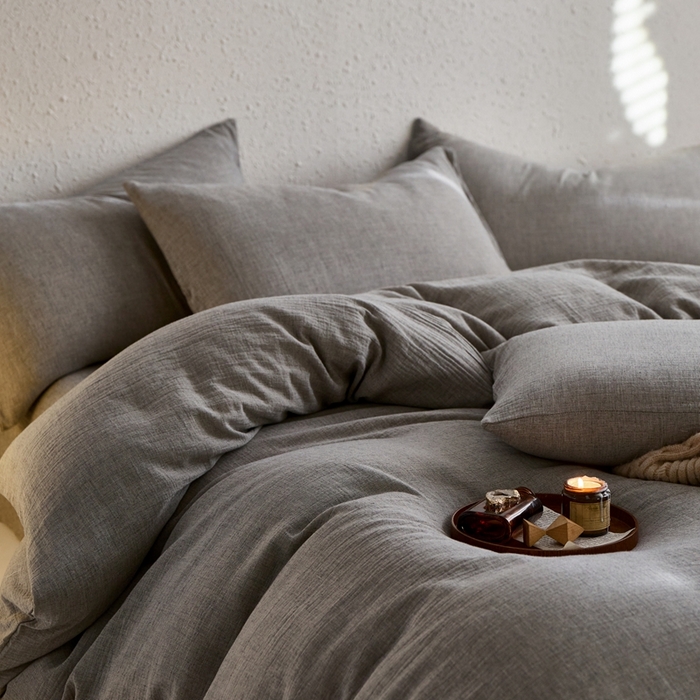 91家纺网 家纺一手货源 找家纺 清雅福2025秋冬新品棉麻双层皱皱纱四件套系列 耀月灰