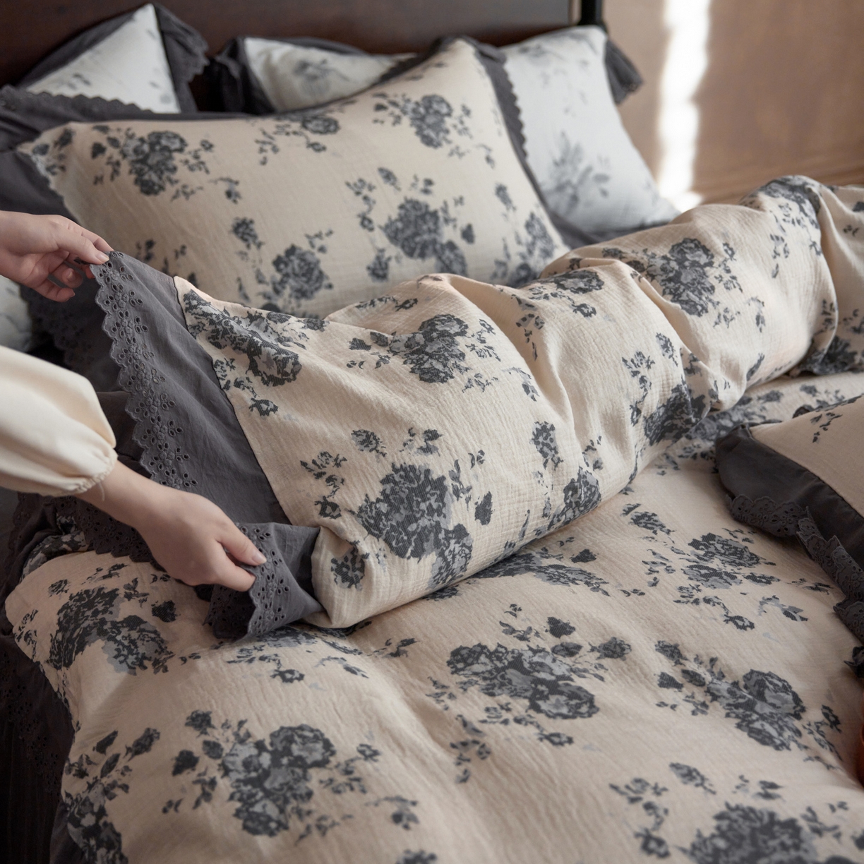 91家纺网 家纺一手货源 找家纺 （总）简纯主义 2025新款100%棉皱皱纱四件套-花甜系列