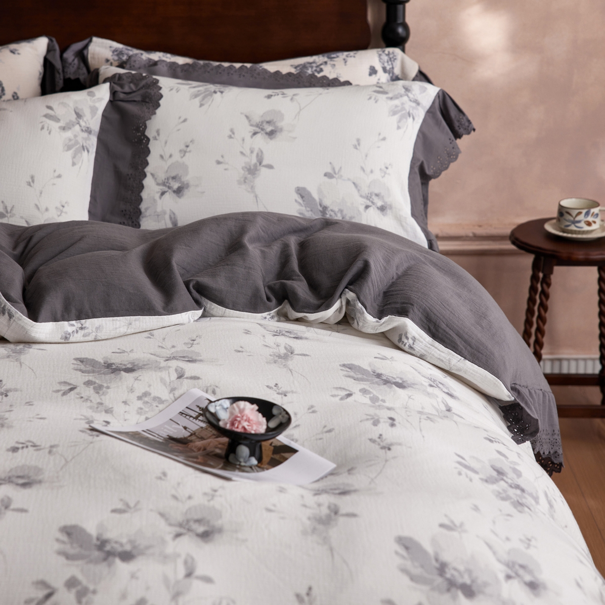 91家纺网 家纺一手货源 找家纺 简纯主义 2025新款100%棉皱皱纱四件套-花甜系列 栀信白