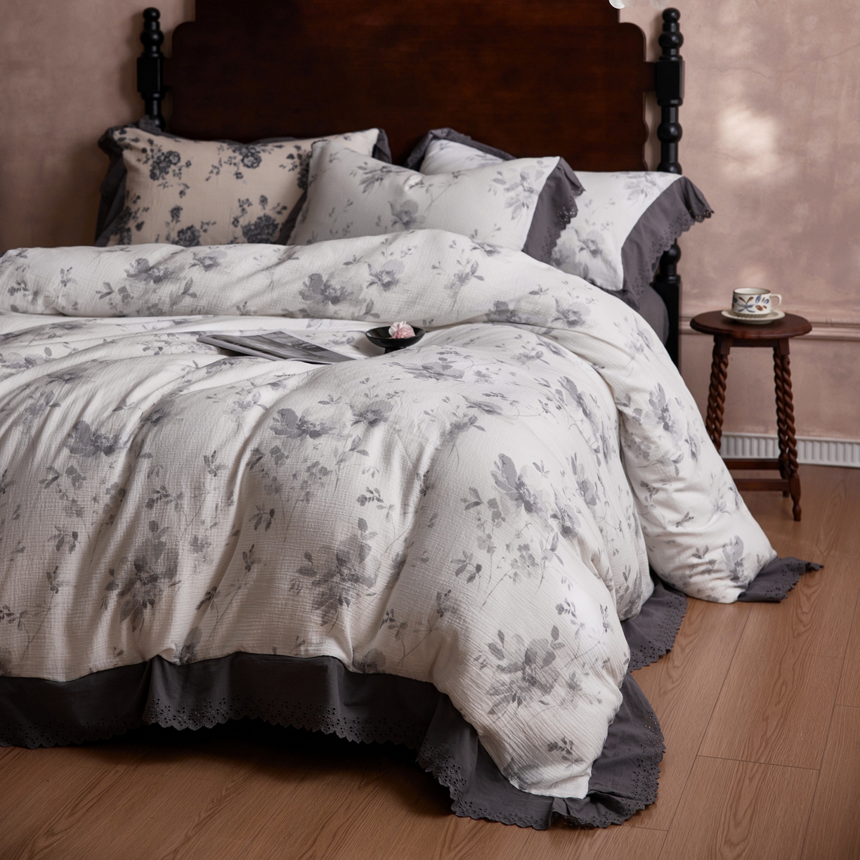 91家纺网 家纺一手货源 找家纺 简纯主义 2025新款100%棉皱皱纱四件套-花甜系列 栀信白