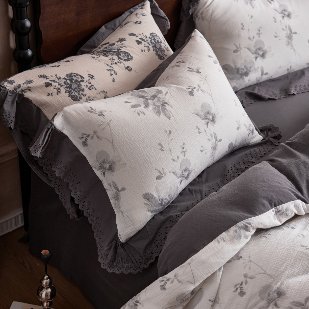 91家纺网 家纺一手货源 找家纺 简纯主义 2025新款100%棉皱皱纱四件套-花甜系列 栀信白