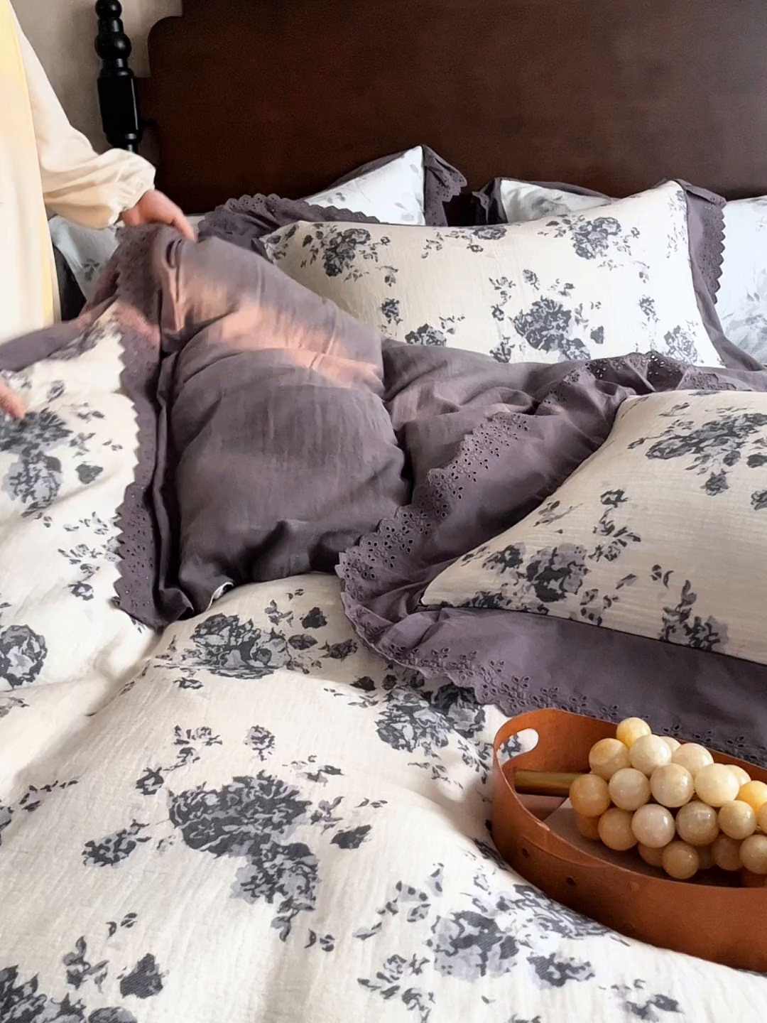 91家纺网 家纺一手货源 找家纺 简纯主义 2025新款100%棉皱皱纱四件套-花甜系列 栀信白