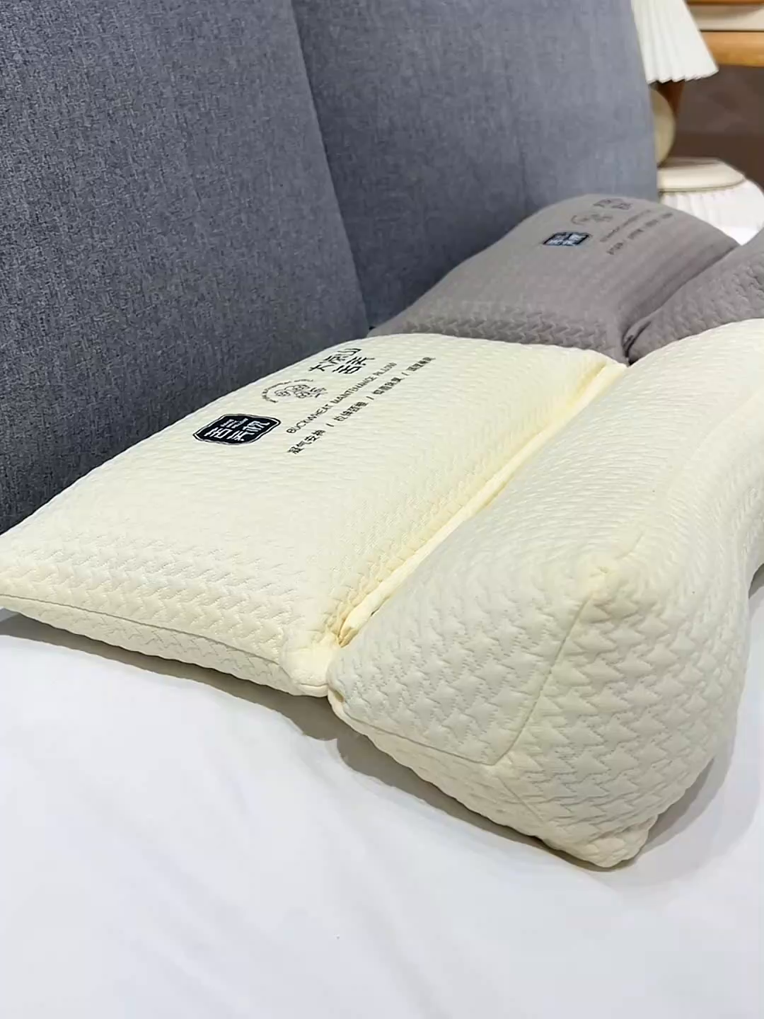 91家纺网 家纺一手货源 找家纺 （总）纽乐家纺 2025新款大凉山苦荞三角组合枕