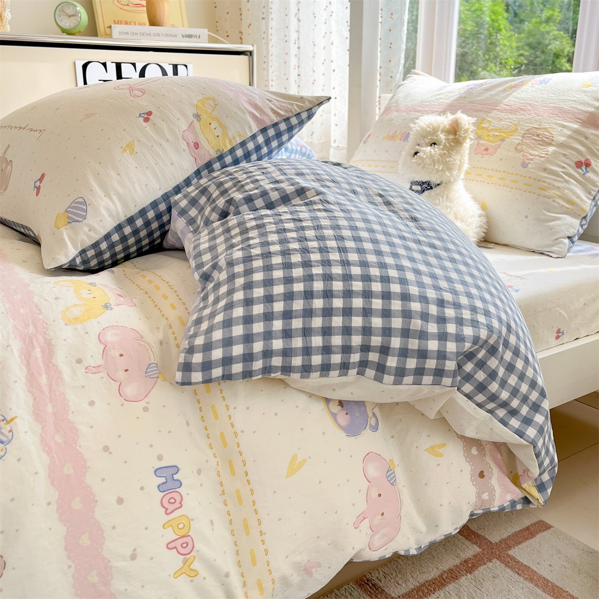 91家纺网 家纺一手货源 找家纺 盛秋家纺 2025新款水洗棉卡通学生小三套套件 开心派对+蓝小格