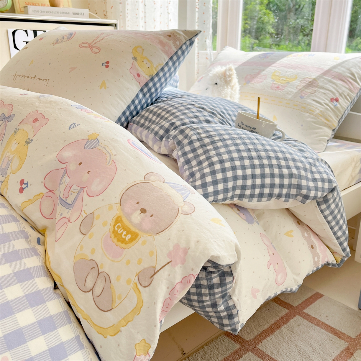 91家纺网 家纺一手货源 找家纺 盛秋家纺 2025新款水洗棉卡通学生小三套套件 开心派对+蓝小格