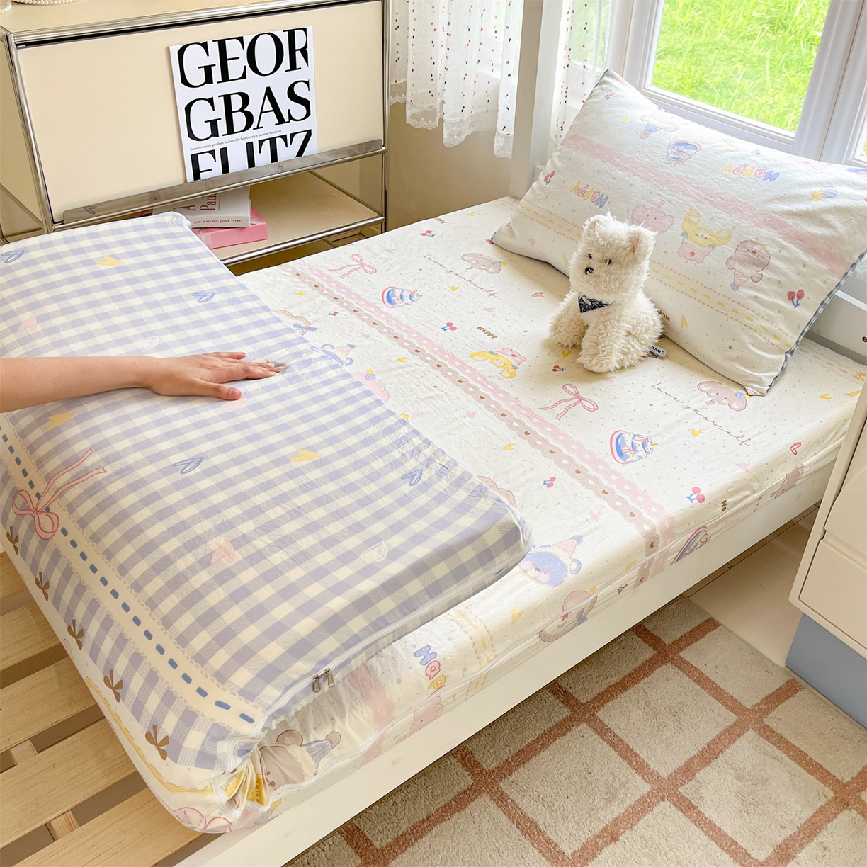 91家纺网 家纺一手货源 找家纺 盛秋家纺 2025新款水洗棉卡通学生小三套套件 开心派对+蓝小格