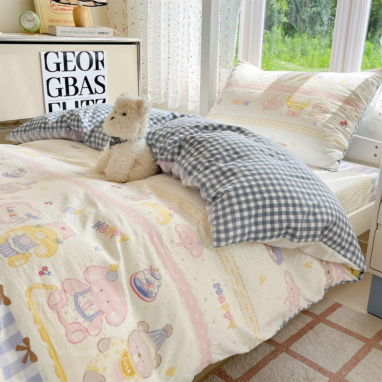 91家纺网 家纺一手货源 找家纺 盛秋家纺 2025新款水洗棉卡通学生小三套套件 开心派对+蓝小格