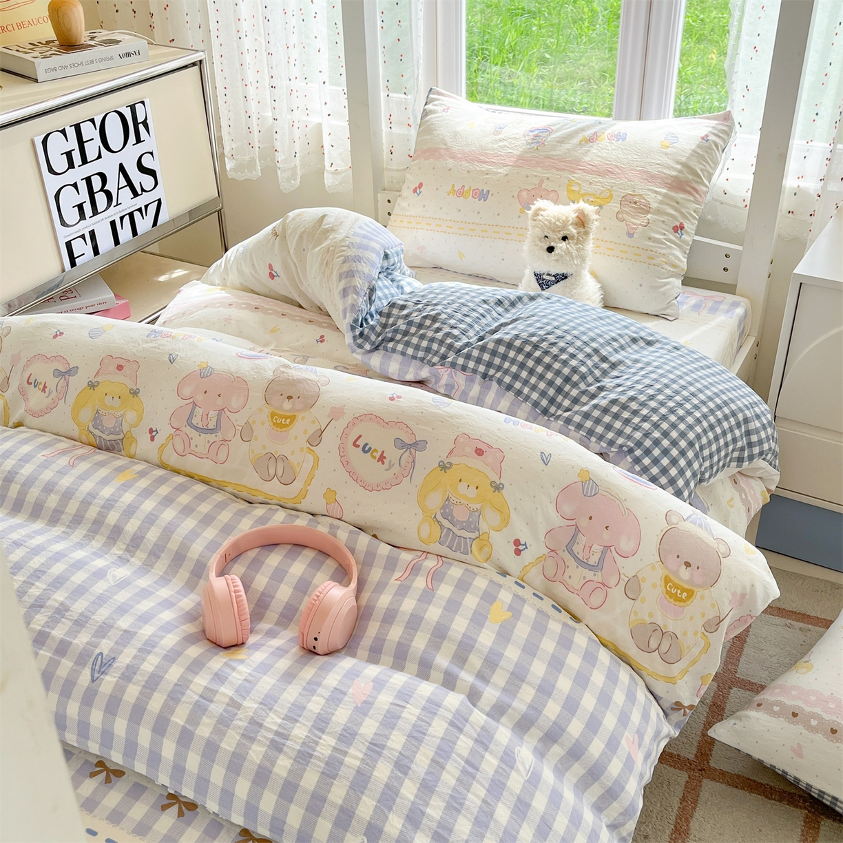 91家纺网 家纺一手货源 找家纺 盛秋家纺 2025新款水洗棉卡通学生小三套套件 开心派对+蓝小格