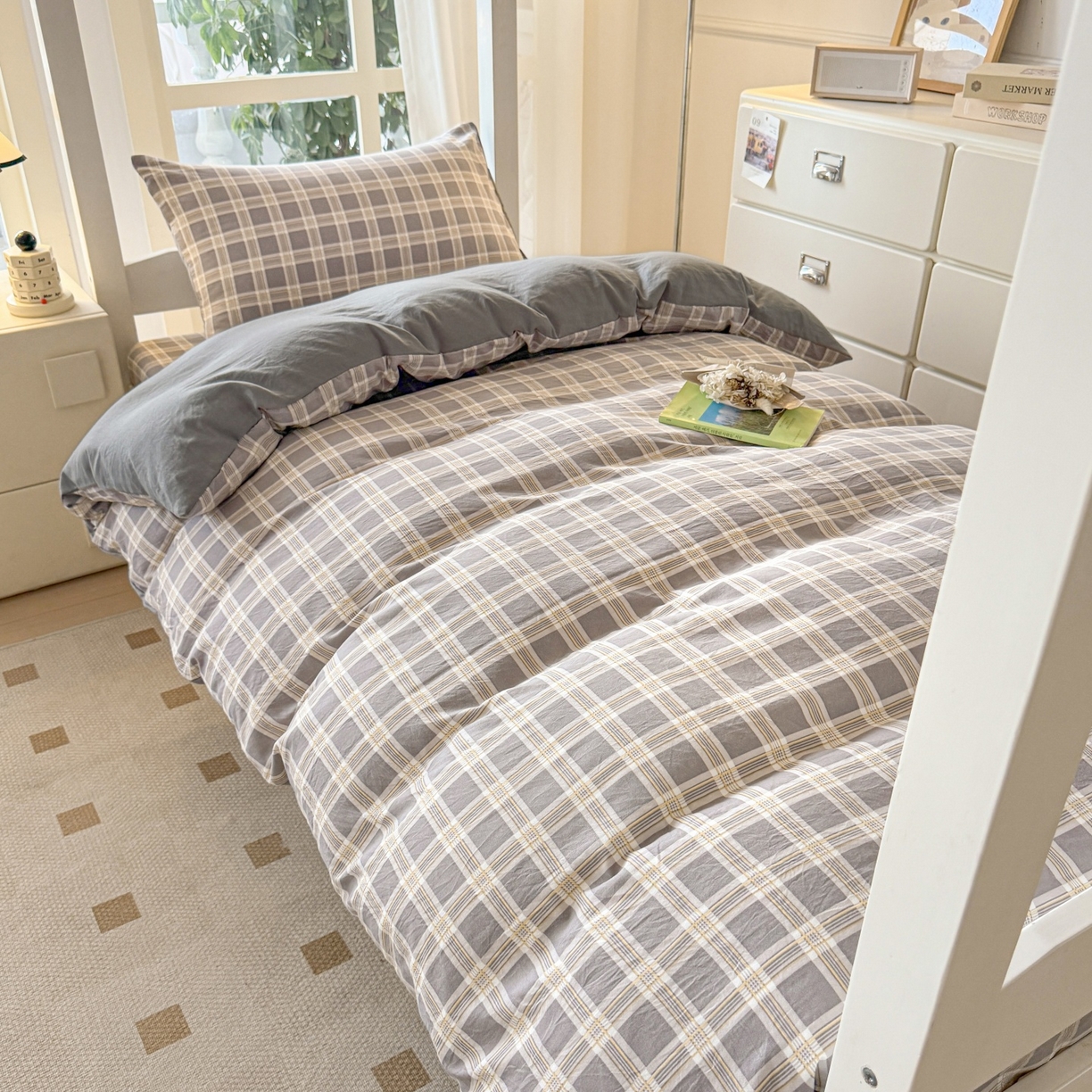 91家纺网 家纺一手货源 找家纺 盛秋家纺 2025新款水洗棉格子学生小三套套件 保罗+中灰