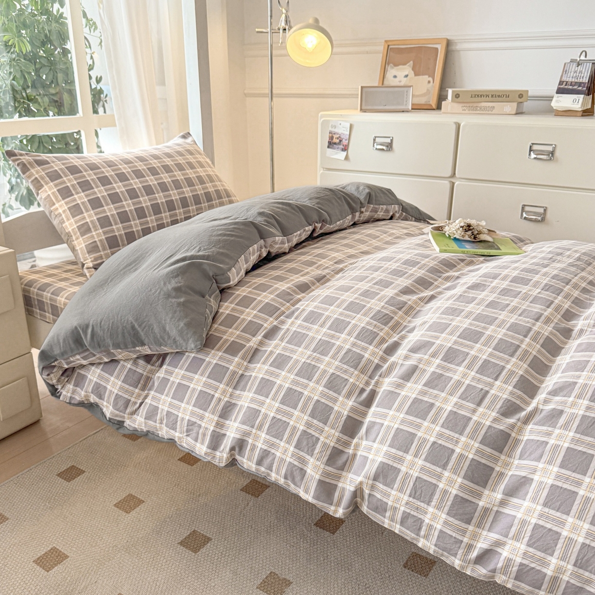 91家纺网 家纺一手货源 找家纺 盛秋家纺 2025新款水洗棉格子学生小三套套件 保罗+中灰