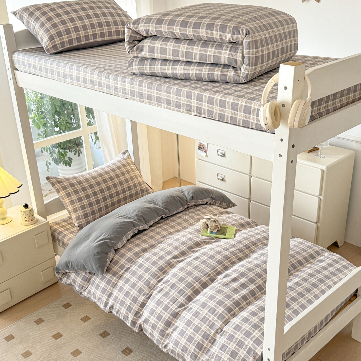 91家纺网 家纺一手货源 找家纺 盛秋家纺 2025新款水洗棉格子学生小三套套件 保罗+中灰