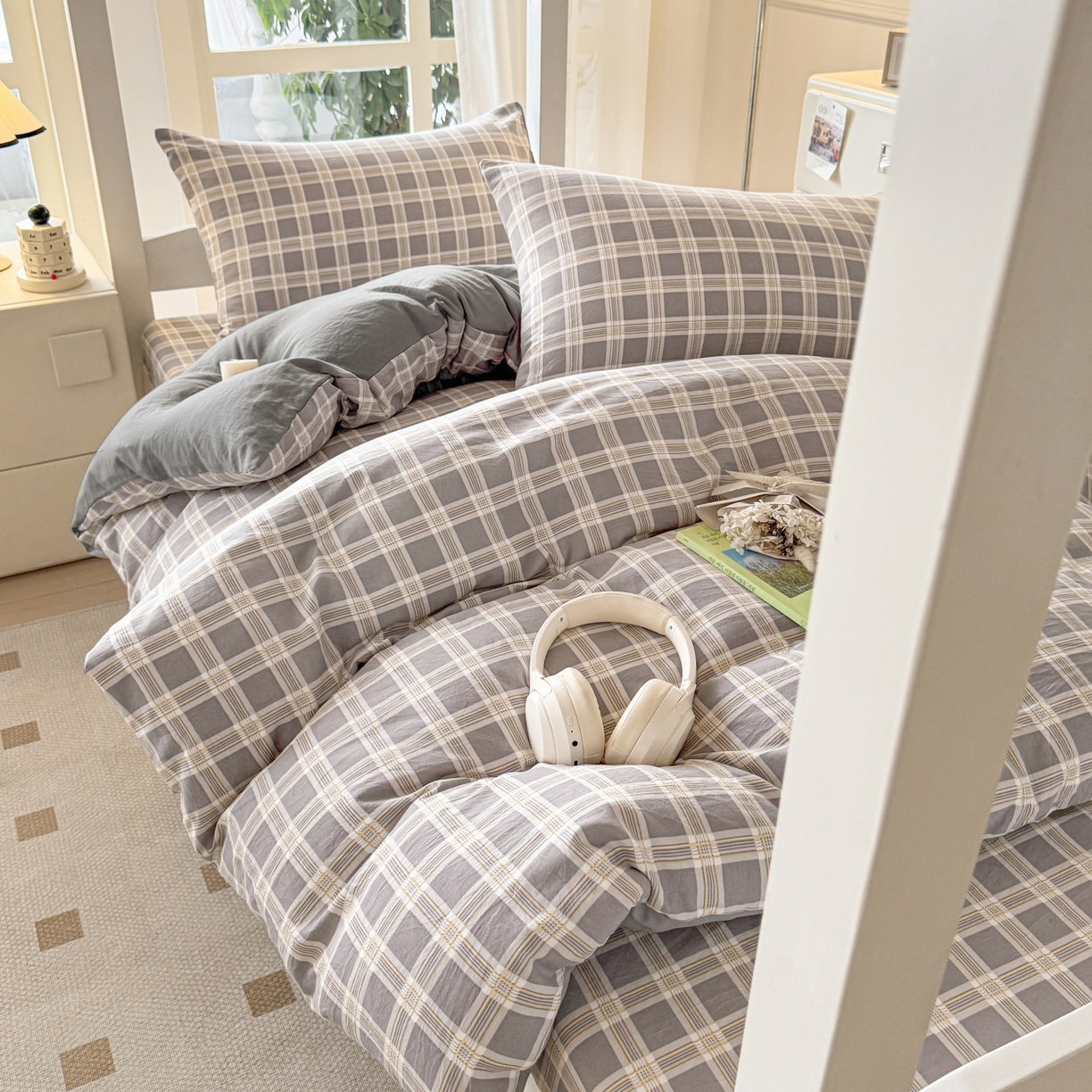 91家纺网 家纺一手货源 找家纺 盛秋家纺 2025新款水洗棉格子学生小三套套件 保罗+中灰