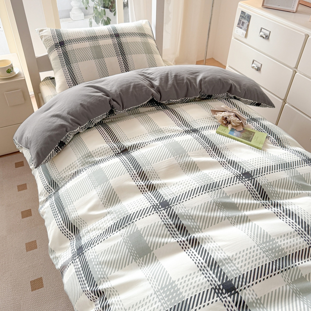 91家纺网 家纺一手货源 找家纺 盛秋家纺 2025新款水洗棉格子学生小三套套件 格瑞斯+中灰