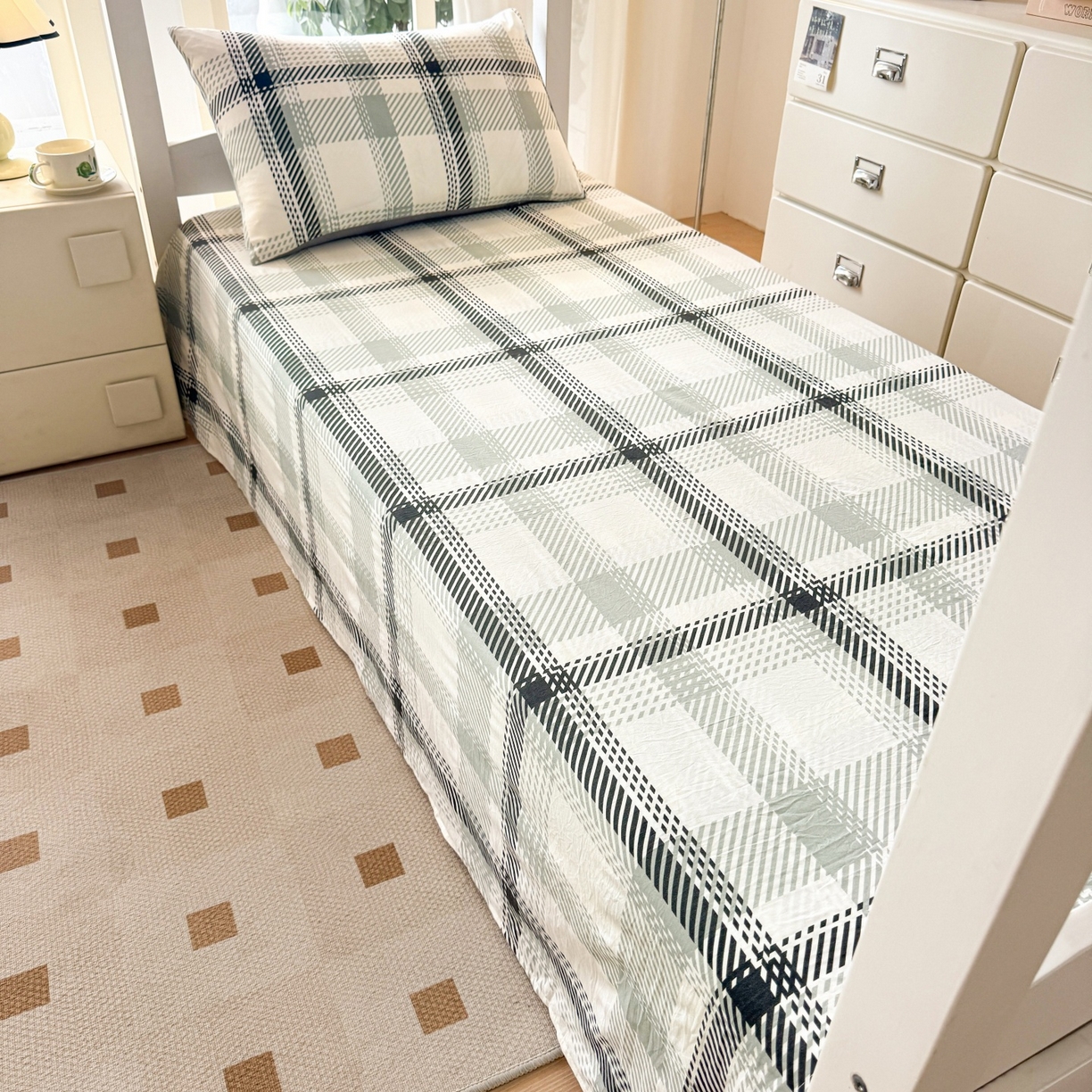 91家纺网 家纺一手货源 找家纺 盛秋家纺 2025新款水洗棉格子学生小三套套件 格瑞斯+中灰