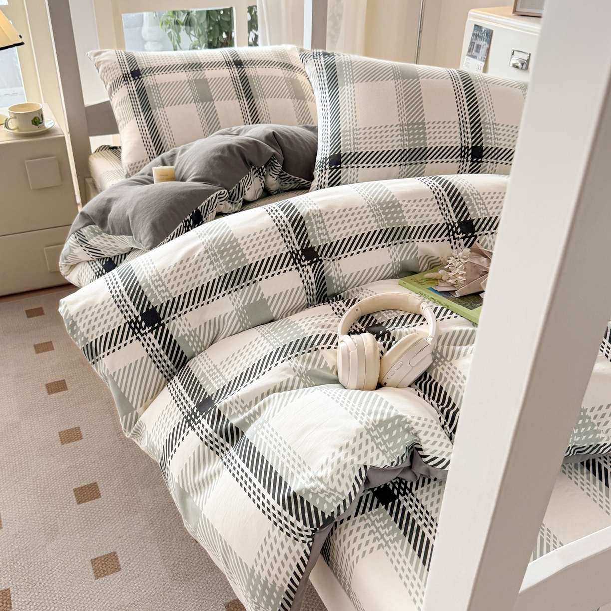 91家纺网 家纺一手货源 找家纺 盛秋家纺 2025新款水洗棉格子学生小三套套件 格瑞斯+中灰