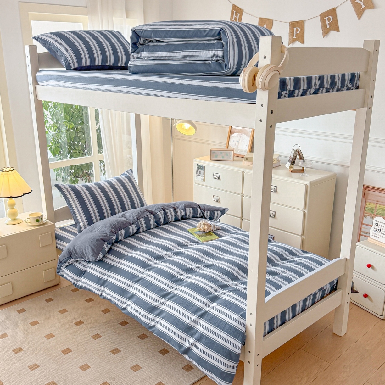 91家纺网 家纺一手货源 找家纺 盛秋家纺 2025新款水洗棉格子学生小三套套件 黑灰中条+高级灰