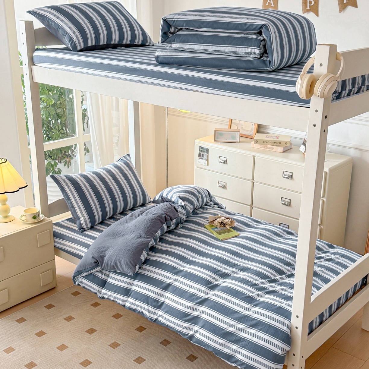 91家纺网 家纺一手货源 找家纺 盛秋家纺 2025新款水洗棉格子学生小三套套件 黑灰中条+高级灰