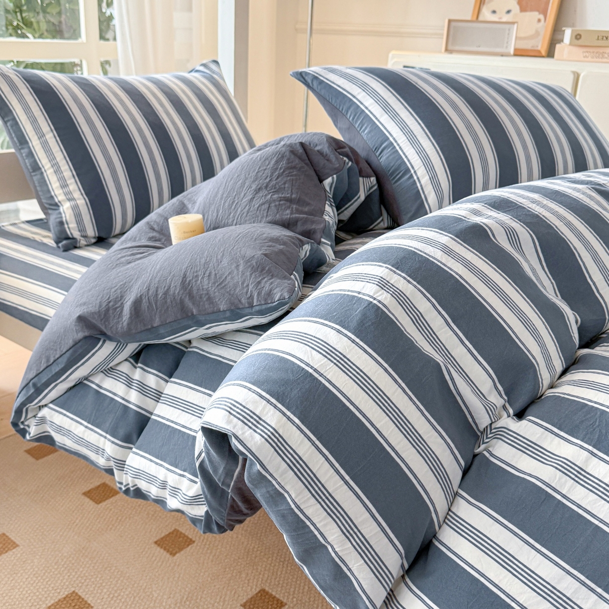 91家纺网 家纺一手货源 找家纺 盛秋家纺 2025新款水洗棉格子学生小三套套件 黑灰中条+高级灰