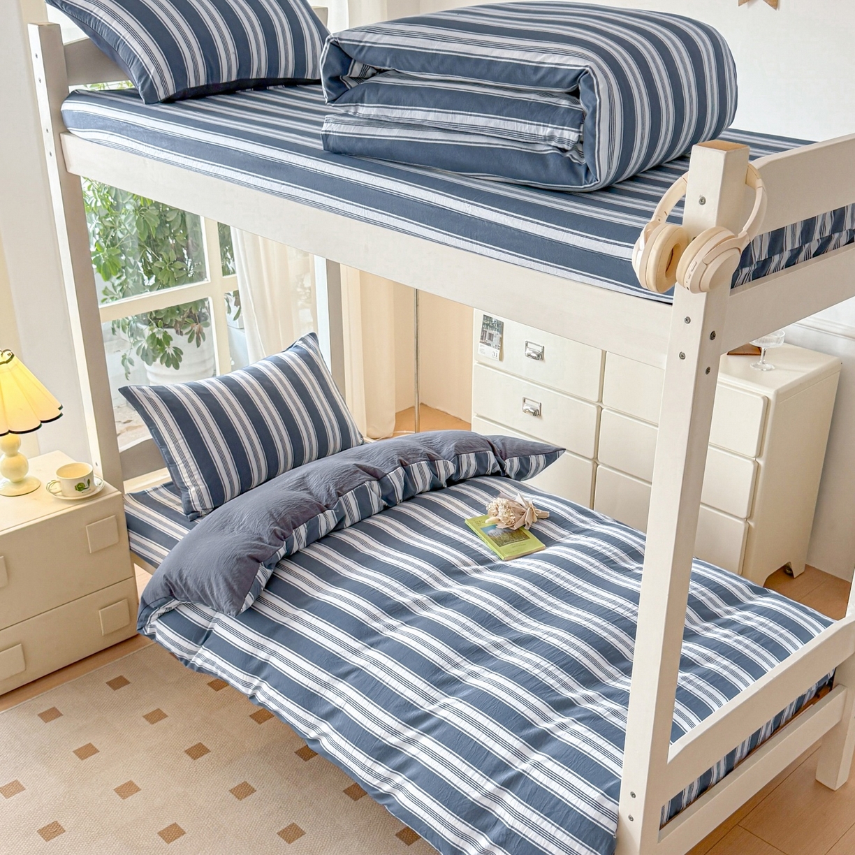 91家纺网 家纺一手货源 找家纺 盛秋家纺 2025新款水洗棉格子学生小三套套件 黑灰中条+高级灰