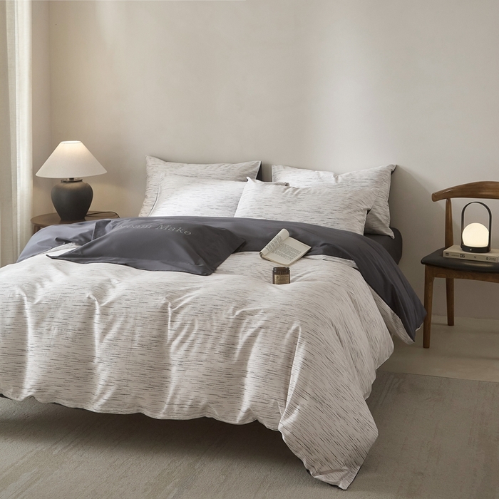 91家纺网 家纺一手货源 找家纺 ONE TWO ONE 121 2025新款高端贡缎高支高密数码印花四件套-星河（平台控价券后不得低于318/338元） 星河-清茶灰