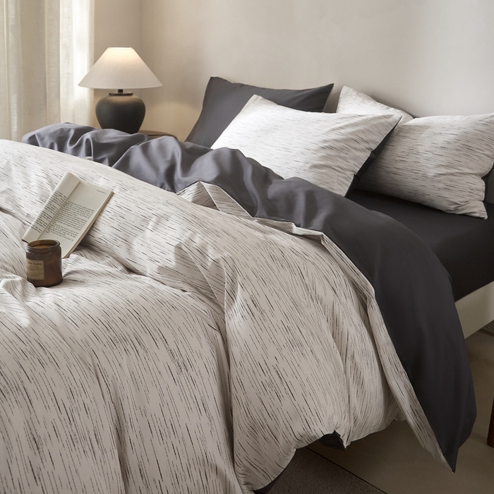 91家纺网 家纺一手货源 找家纺 ONE TWO ONE 121 2025新款高端贡缎高支高密数码印花四件套-星河（平台控价券后不得低于318/338元） 星河-清茶灰