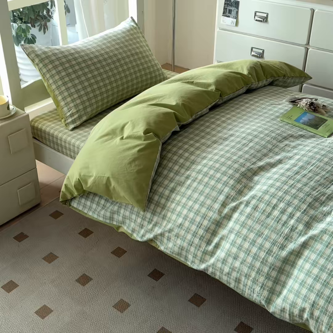 91家纺网 家纺一手货源 找家纺 盛秋家纺 2025新款水洗棉格子学生小三套套件 抹茶+果绿