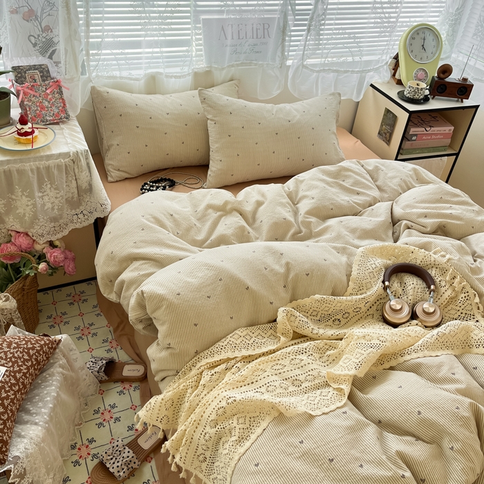 91家纺网 家纺一手货源 找家纺 （总）卡迪熊家纺 2025新款超柔云感m印花双层纱四件套