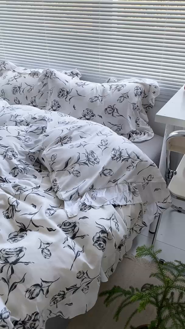 91家纺网 家纺一手货源 找家纺 芷凡家纺2025新款A类加厚超柔水洗棉花边款韩式四件套-风格二 水墨玫瑰