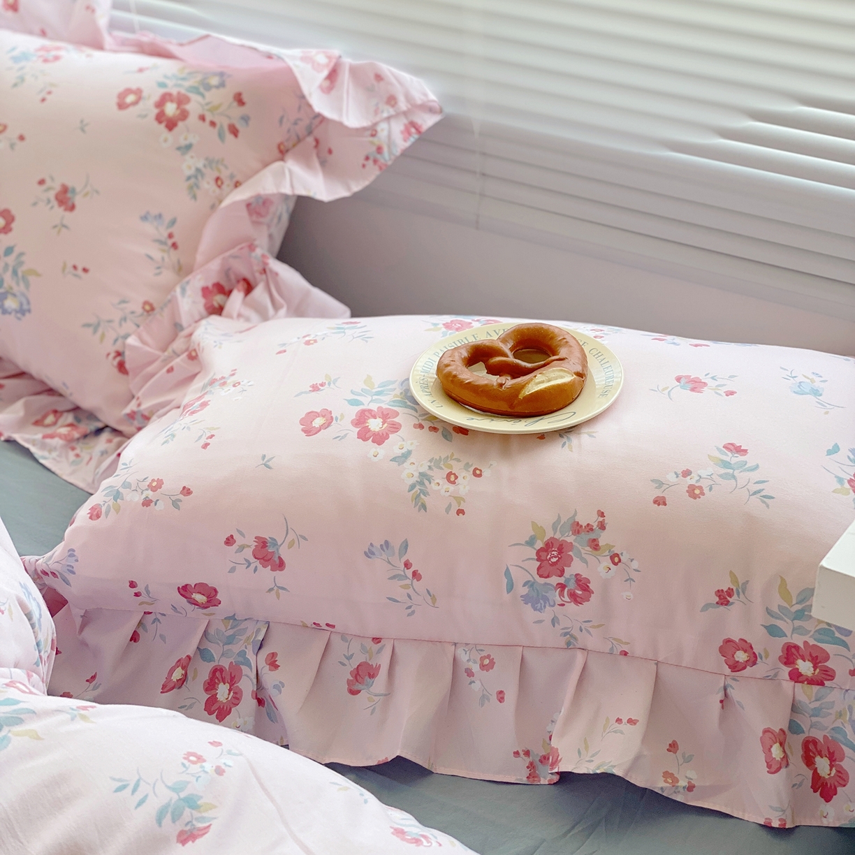 91家纺网 家纺一手货源 找家纺 芷凡家纺2025新款A类加厚超柔水洗棉花边款韩式四件套-风格二 夕颜