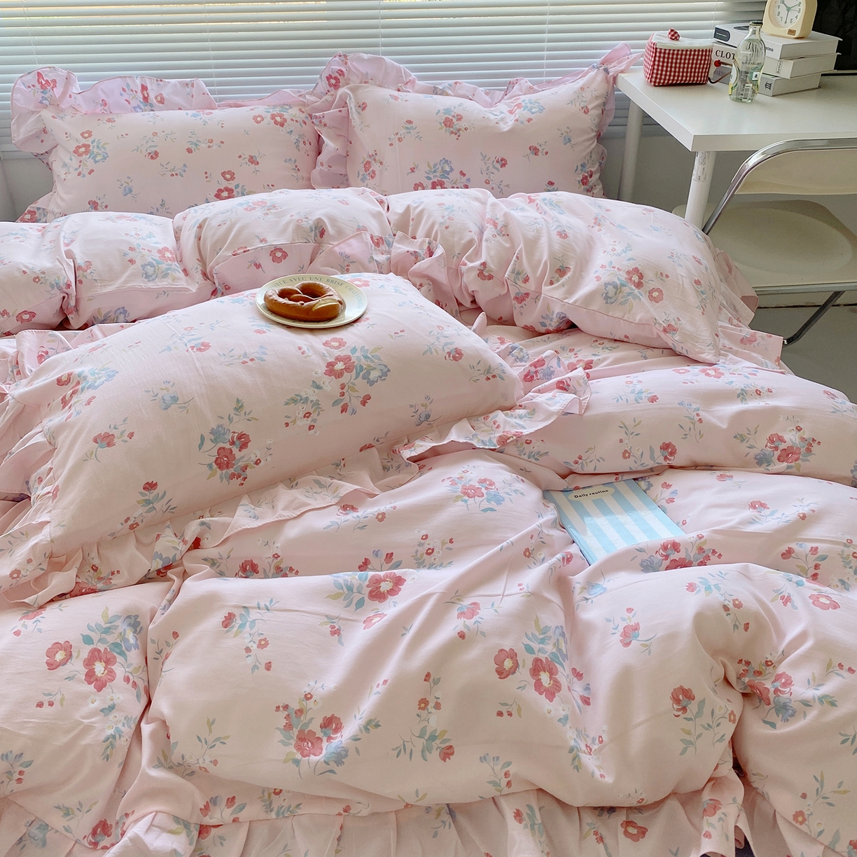 91家纺网 家纺一手货源 找家纺 芷凡家纺2025新款A类加厚超柔水洗棉花边款韩式四件套-风格二 夕颜