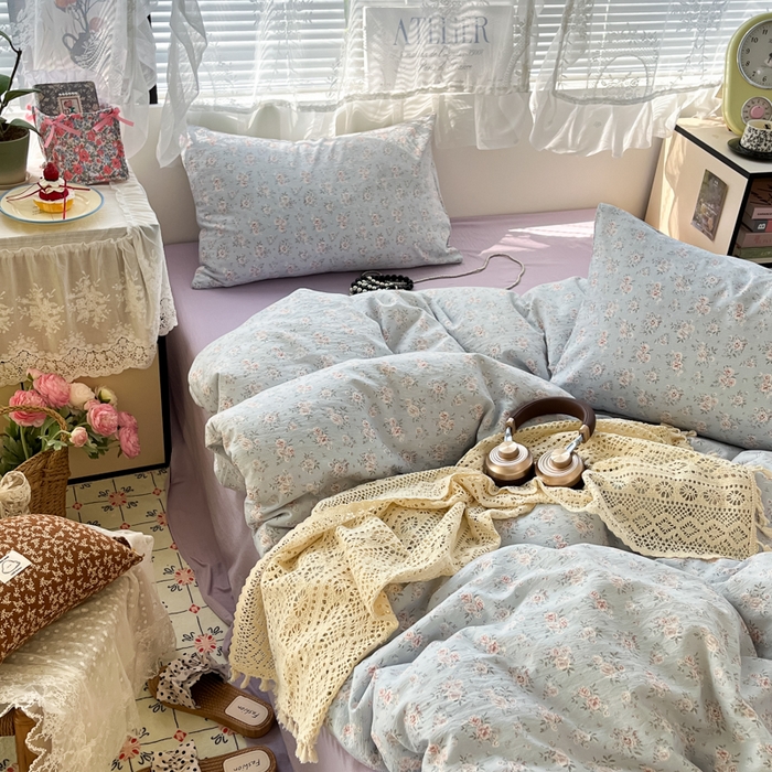 91家纺网 家纺一手货源 找家纺 卡迪熊家纺 2025新款超柔云感m印花双层纱四件套 繁景如画