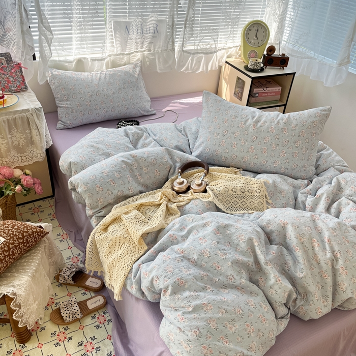 91家纺网 家纺一手货源 找家纺 卡迪熊家纺 2025新款超柔云感m印花双层纱四件套 繁景如画