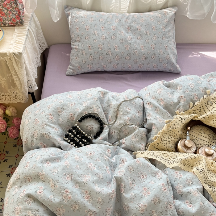 91家纺网 家纺一手货源 找家纺 卡迪熊家纺 2025新款超柔云感m印花双层纱四件套 繁景如画