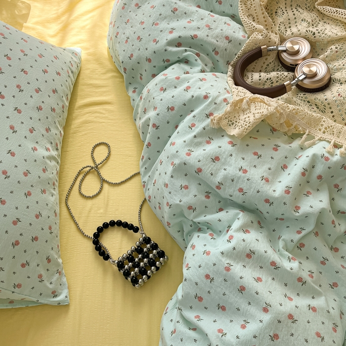 91家纺网 家纺一手货源 找家纺 卡迪熊家纺 2025新款超柔云感m印花双层纱四件套 芬芳玫瑰