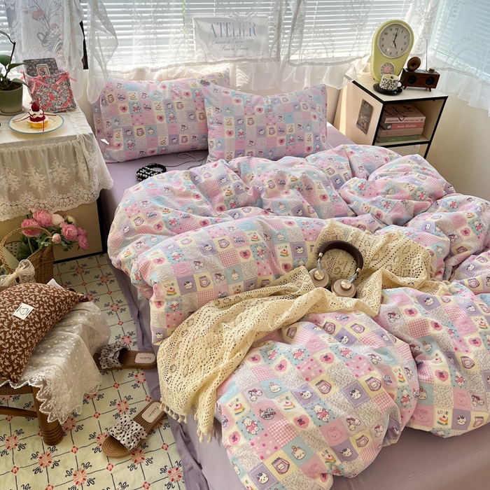 91家纺网 家纺一手货源 找家纺 卡迪熊家纺 2025新款超柔云感m印花双层纱四件套 格格猫咪