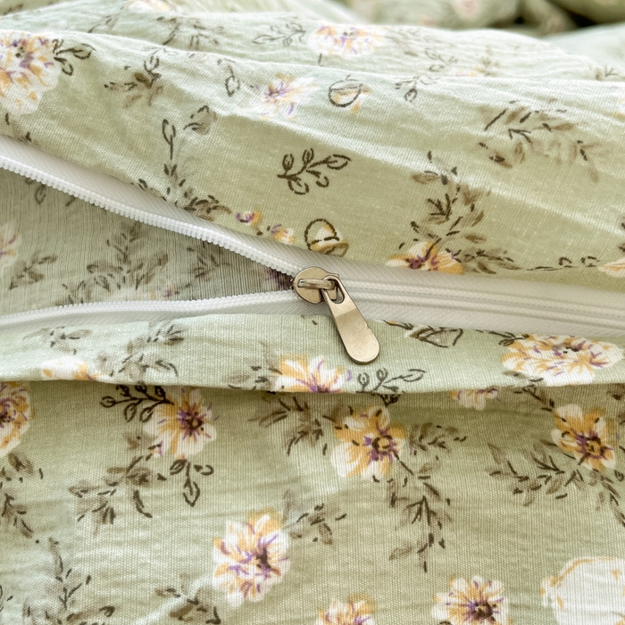 91家纺网 家纺一手货源 找家纺 卡迪熊家纺 2025新款超柔云感m印花双层纱四件套 花丛小兔