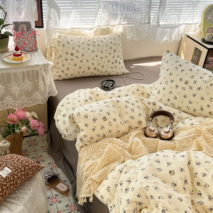 91家纺网 家纺一手货源 找家纺 卡迪熊家纺 2025新款超柔云感m印花双层纱四件套 快乐时光