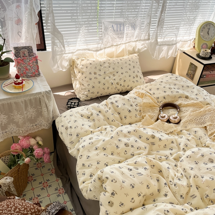 91家纺网 家纺一手货源 找家纺 卡迪熊家纺 2025新款超柔云感m印花双层纱四件套 快乐时光