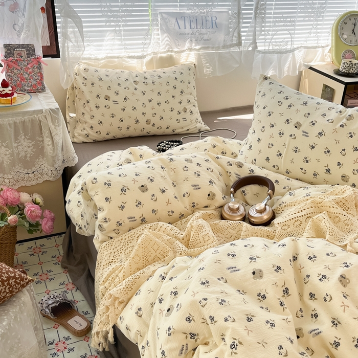 91家纺网 家纺一手货源 找家纺 卡迪熊家纺 2025新款超柔云感m印花双层纱四件套 快乐时光