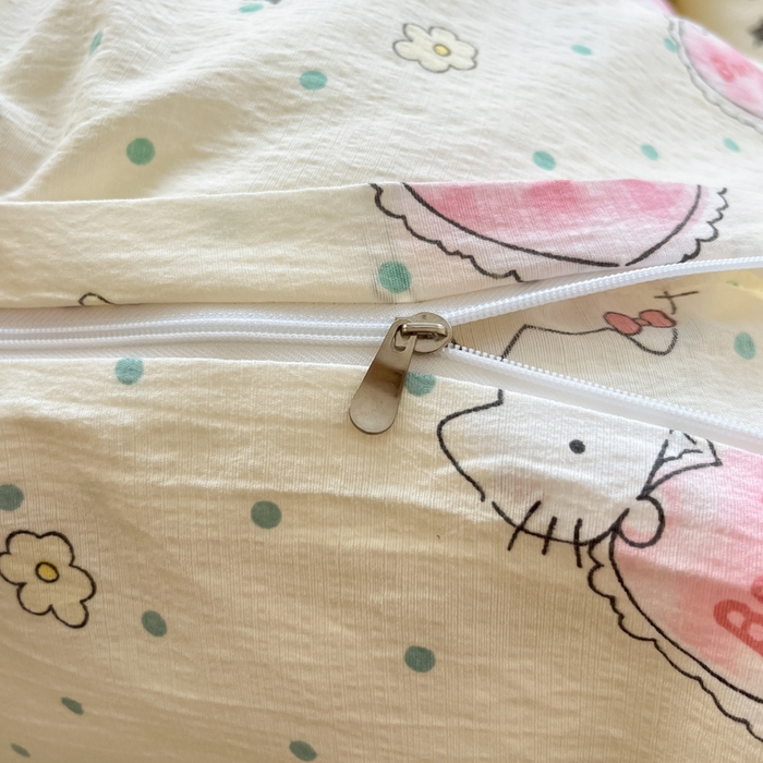 91家纺网 家纺一手货源 找家纺 卡迪熊家纺 2025新款超柔云感m印花双层纱四件套 萌新猫咪