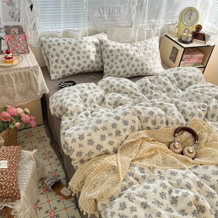 91家纺网 家纺一手货源 找家纺 卡迪熊家纺 2025新款超柔云感m印花双层纱四件套 桃花朵朵