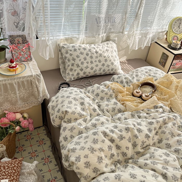 91家纺网 家纺一手货源 找家纺 卡迪熊家纺 2025新款超柔云感m印花双层纱四件套 桃花朵朵