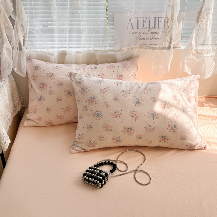 91家纺网 家纺一手货源 找家纺 卡迪熊家纺 2025新款超柔云感m印花双层纱四件套 艺花束束