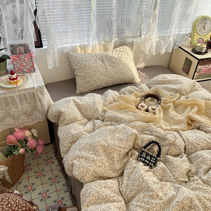 91家纺网 家纺一手货源 找家纺 卡迪熊家纺 2025新款超柔云感m印花双层纱四件套 枝蔓繁花