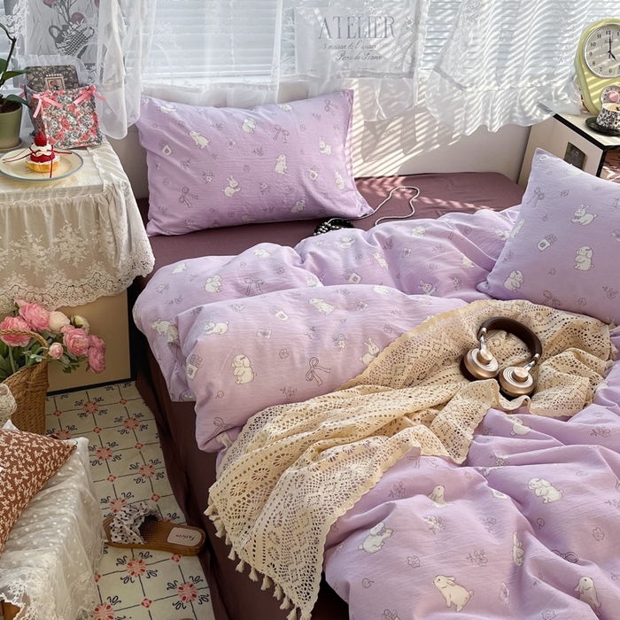 91家纺网 家纺一手货源 找家纺 卡迪熊家纺 2025新款超柔云感m印花双层纱四件套 逐花迷途