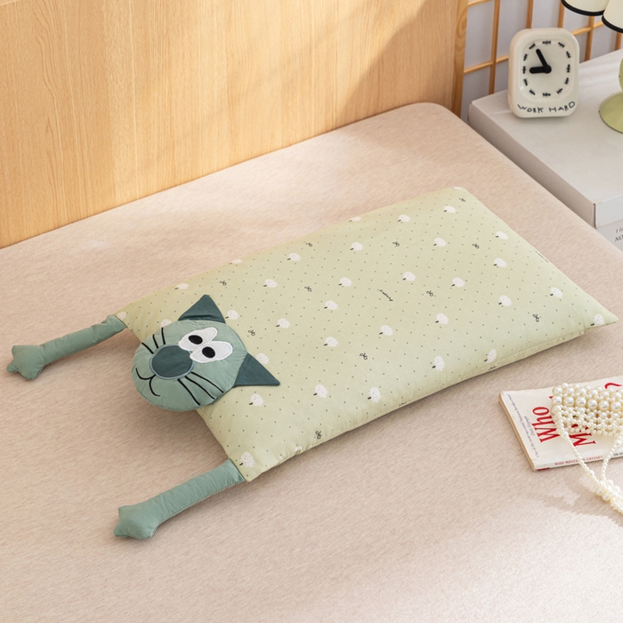 91家纺网 家纺一手货源 找家纺 芯洲2025新款全棉双层纱荞麦枕卡通可爱工艺款抱枕枕头枕芯 嘻哈猫-绿35x55
