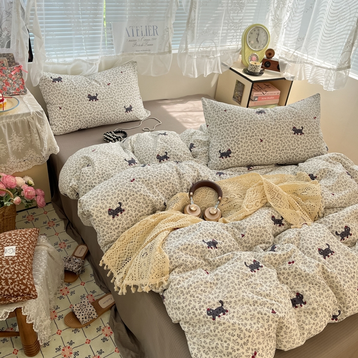 91家纺网 家纺一手货源 找家纺 彩韵家纺 2025新款超柔云感m印花双层纱四件套 丛林醉猫