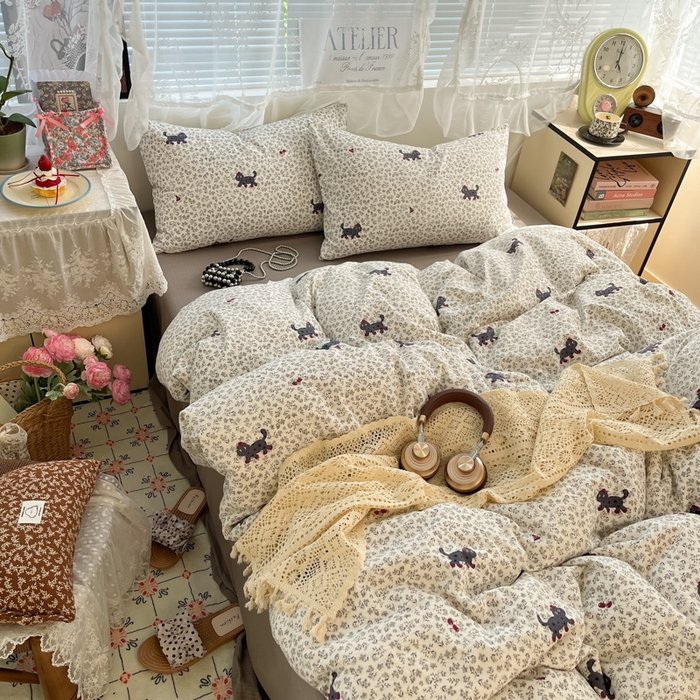 91家纺网 家纺一手货源 找家纺 彩韵家纺 2025新款超柔云感m印花双层纱四件套 丛林醉猫