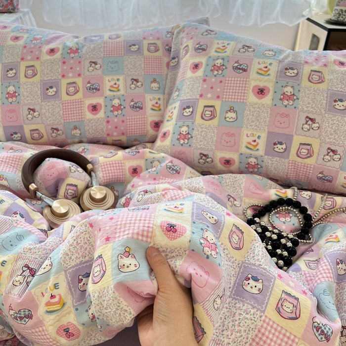 91家纺网 家纺一手货源 找家纺 彩韵家纺 2025新款超柔云感m印花双层纱四件套 格格猫咪