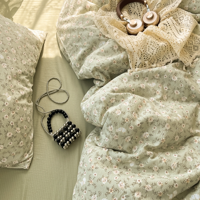 91家纺网 家纺一手货源 找家纺 彩韵家纺 2025新款超柔云感m印花双层纱四件套 花丛小兔